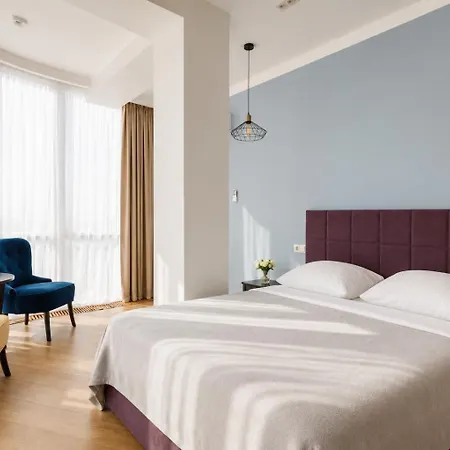 Gagarin Plaza 3br Apartment *