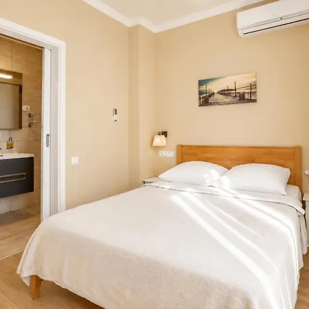 Gagarin Plaza 3br Apartment *